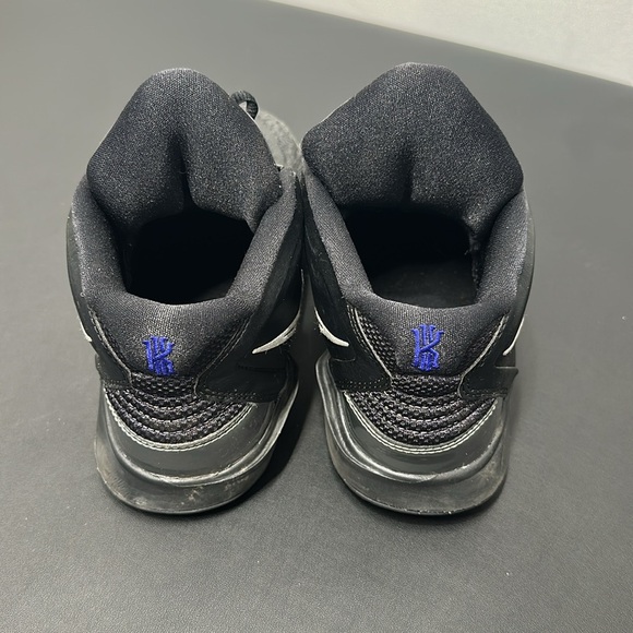 Nike Kyrie Infinity GS Basketball Shoes Black Metallic Silver – Size 7Y - Picture 5 of 7